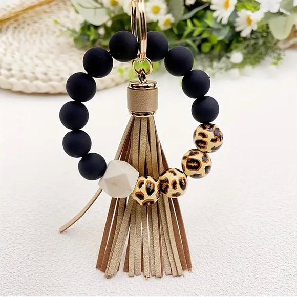 1pc Silicone Leopard Beaded Tassel  Keychain - Picture 6 of 6